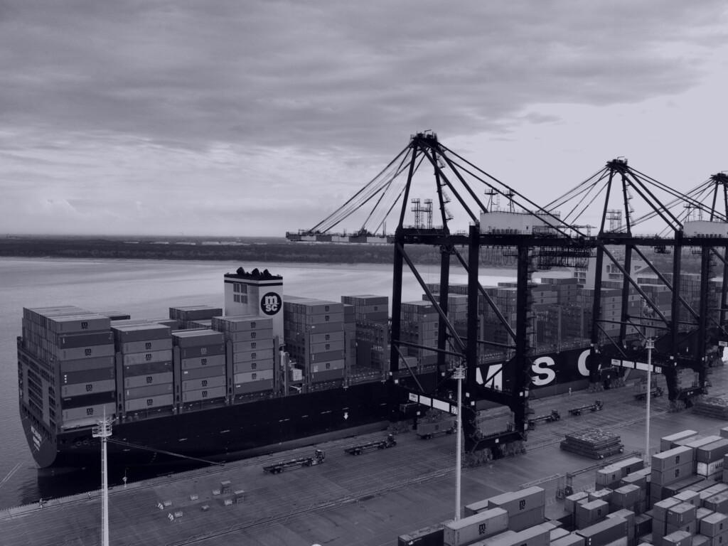Overview over a container terminal